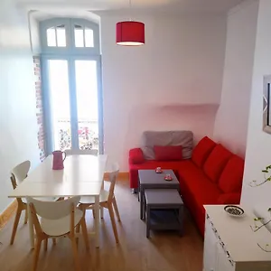 Joli Duplex Avec Balcon Et Vue Sur Place Du Centre Historique ! Foix